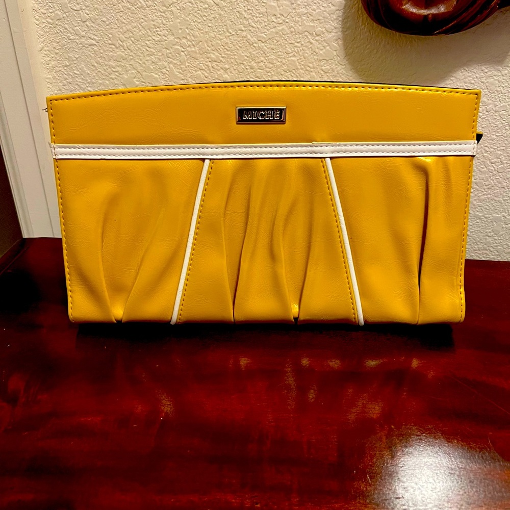 Miche Classic Daisy retired design